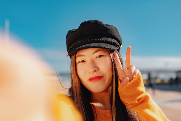 自拍的女人图片下载