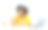 年轻的非洲女性享受中餐在办公室午休，女员工拿着筷子吃外卖日本或韩国寿司午餐盒饭在工作场所在家庭办公室的肖像。图片下载