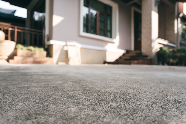 家庭庭院混凝土地面，用于放置和展示产品。图片下载