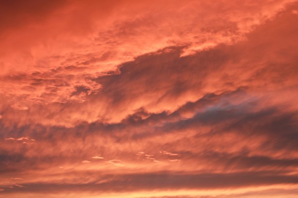 云在日落时分图片下载