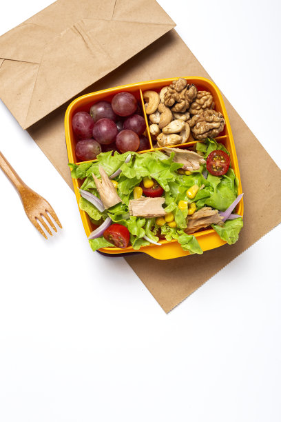 健康食品在塑料容器准备吃与自制图片下载