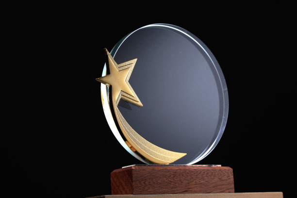 水晶奖杯与星形设计图片下载