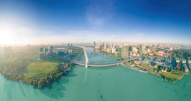 胡志明市的天际线和摩天大楼的空中全景图西贡河，市中心的商业中心。早上的观点。远处是地标81号摩天大楼图片下载