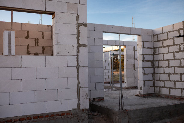 住宅房屋建造中使用的不同材料和产品图片下载