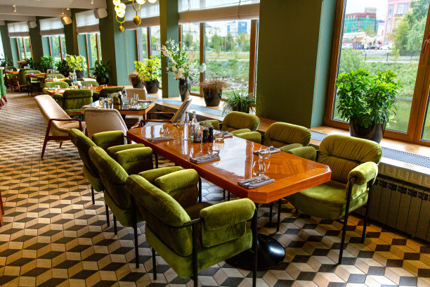 现代风格的意大利餐厅内部图片下载