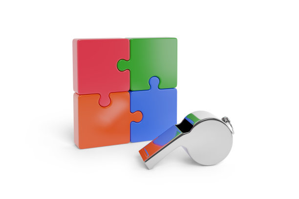 哨子旁边的拼图孤立在白色背景。指导的概念。3 d演示。图片下载