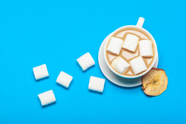 蓝底棉花糖热巧克力图片下载