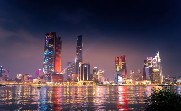 胡志明市的发展建筑，交通，能源，电力基础设施。发达越南的金融和商业中心图片下载