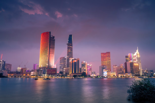 胡志明市的发展建筑，交通，能源，电力基础设施。发达越南的金融和商业中心图片下载