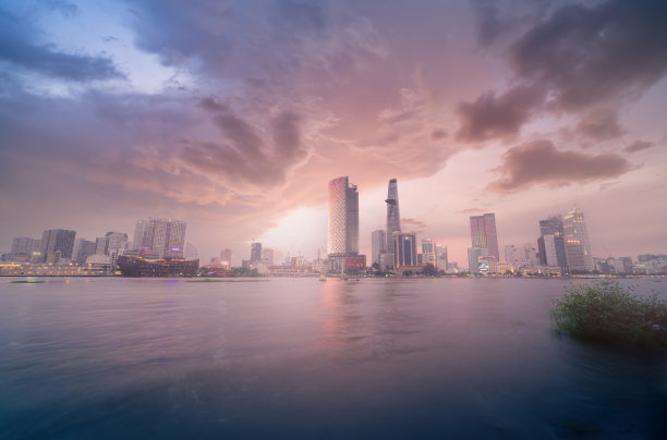 胡志明市的发展建筑，交通，能源，电力基础设施。发达越南的金融和商业中心图片下载