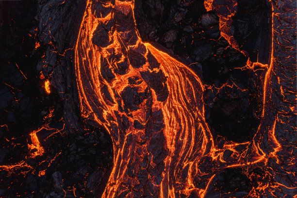 2021年空中火山喷发图片下载