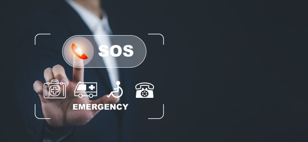 手触按钮家庭应急应用，电话，聊天信息图标，智能手机的老年人应急应用，技术概念。老手摸手机呼救。图片下载