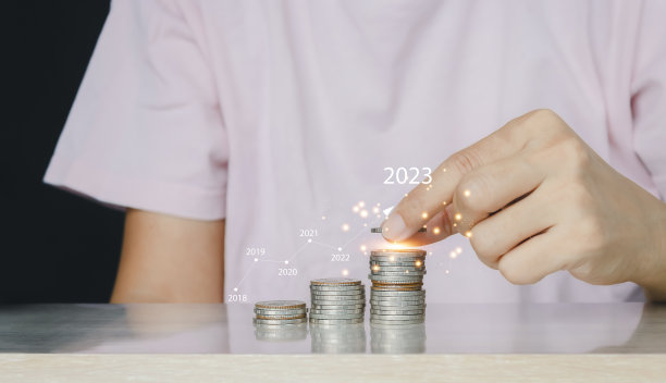 分析和财务概念计划在2023年增加业务增长和增加币棒正增长指标。企业财务和投资节约资金。图片下载