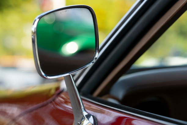 旧车上的大外镜图片下载