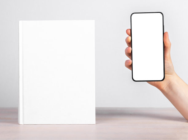 打电话预定模型。带有有声读物广告的移动应用程序。新颖的白色封面和空白显示的女性手持智能手机图片下载