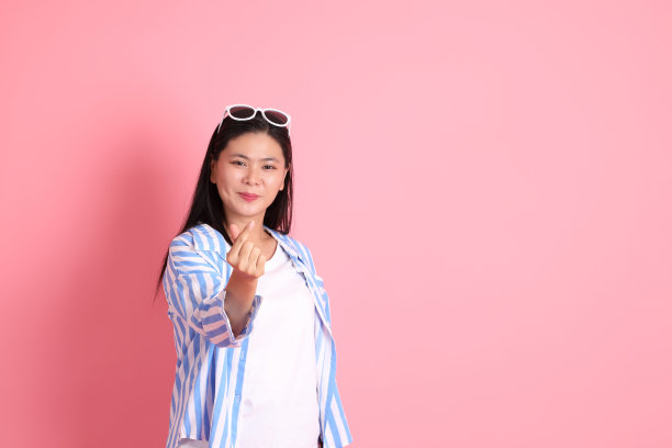 成人的亚洲女人图片下载