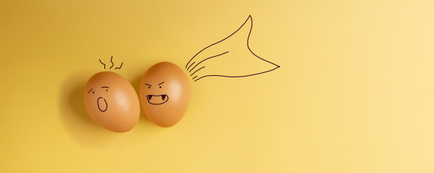 万圣节的概念。鸡蛋呈现为德古拉卡通绘画。有趣和创造性的设计照片的假期。最小的风格图片下载