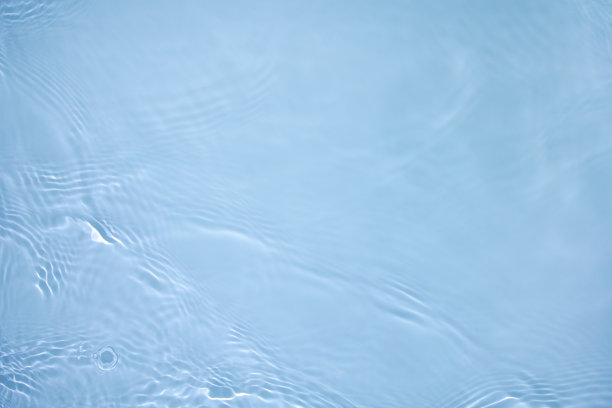 透明的蓝色清澈平静的波浪水面纹理图片下载