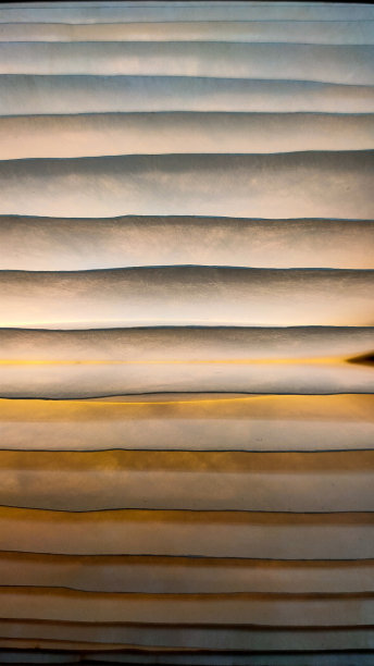 书形电灯近距离观察图片下载