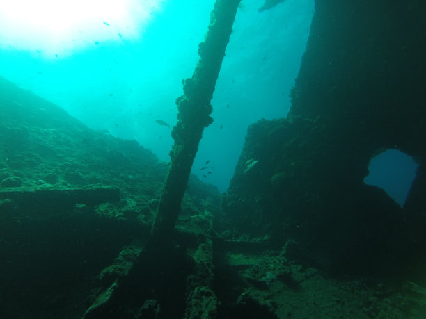 图兰本是一个安静的海边村庄，因美国自由号沉船而闻名世界，大多数潜水者认为这是世界上最好的海岸沉船潜水。图片下载