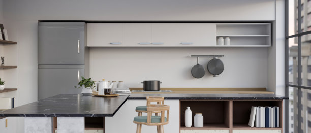 现代厨房内部，黑色大理石厨房台面，凳子，冰箱和厨房电器图片下载