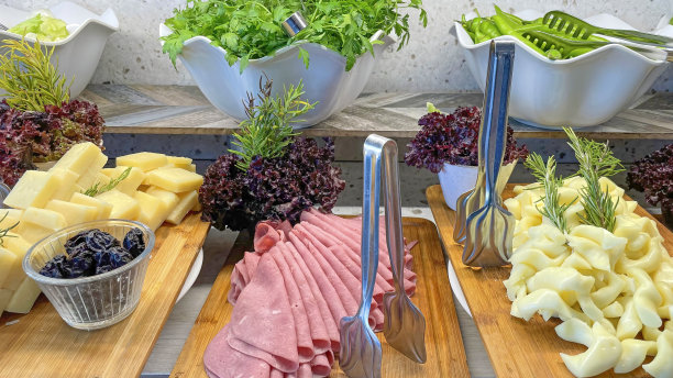 酒店为客人提供自助早餐图片下载