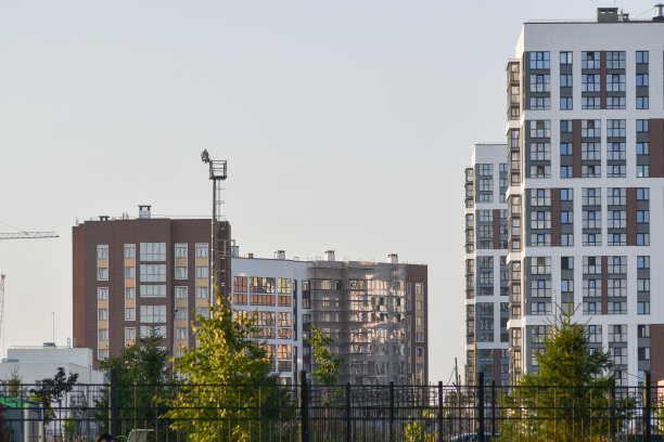 欧洲住宅的新多公寓住宅区。抽象的城市。图片下载