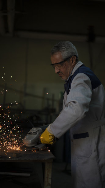 人使用磨床图片下载