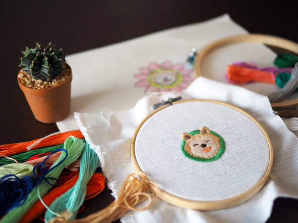 手工工艺刺绣艺术女性爱好柴犬花图案手工选择重点图片下载