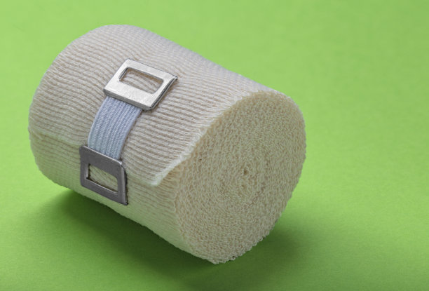 弹性医用绷带用于受伤和骨折图片下载