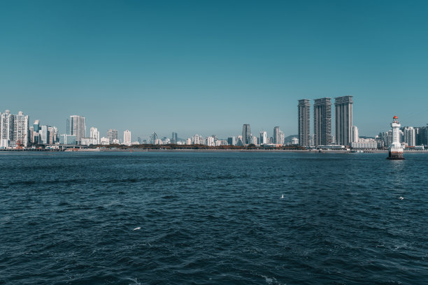 从鼓浪屿到厦门岛的海岸风景，福建省，中国- stock photo图片下载
