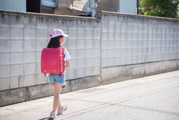 日本一小学女生回家图片下载