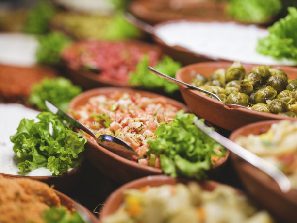 酒店自助餐厅的开胃菜新鲜可口图片下载