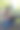 年轻女子在公园里一边喝咖啡，一边用笔记本电脑工作图片下载