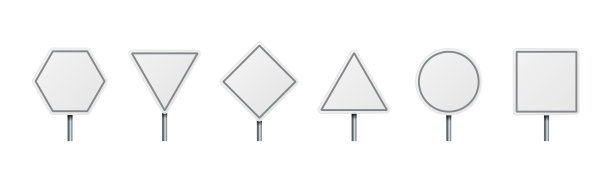 矢量插图的空白道路标志孤立在白色背景。一套有文字标示的交通标志。收集现实的白色交通管制标志的金属杆。图片下载
