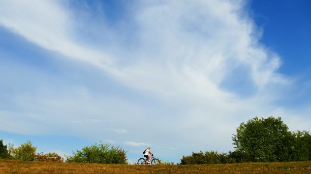 漂亮容易骑电动自行车图片下载