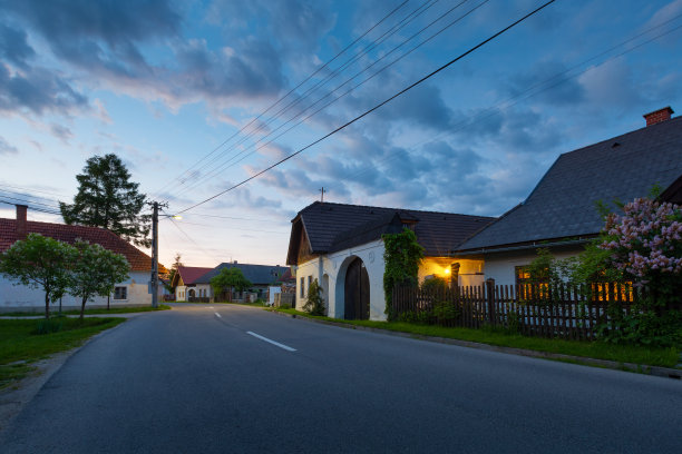 斯洛伐克布拉尼察村的历史民俗建筑。图片下载