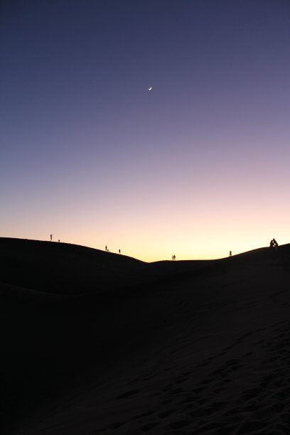 沙丘上的新月图片下载