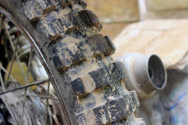 交叉轮胎表面图片下载