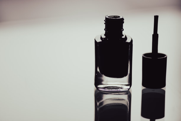 墨绿色指甲油图片下载