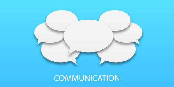 人类沟通的概念。蓝色背景上白色语音气泡的插图。人与人之间的交流，是一种主动的交谈。一套语音气泡图标。图片下载