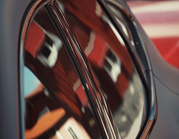 车窗上的倒影图片下载