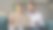 一对夫妻坐在沙发上对笔记本电脑的失落反应图片下载