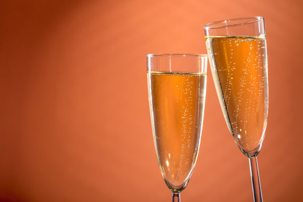 两杯起泡酒图片下载