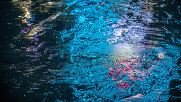 水彩反射图片下载