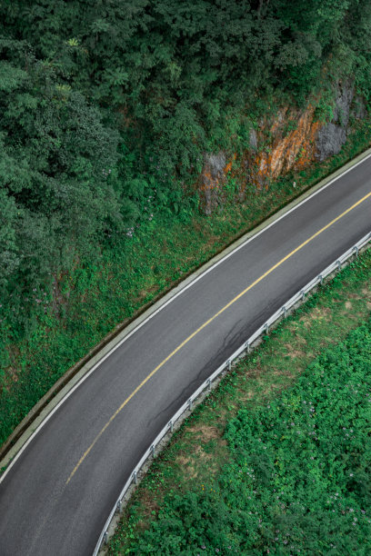 弯曲的道路图片下载