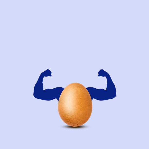 有二头肌的鸡蛋。蛋白质的来源。运动。健康食品。饮食。适当的营养。图片下载