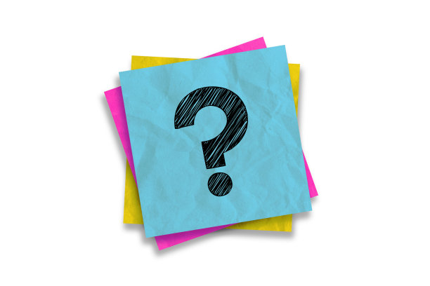 皱巴巴的带问号的便条纸图片下载