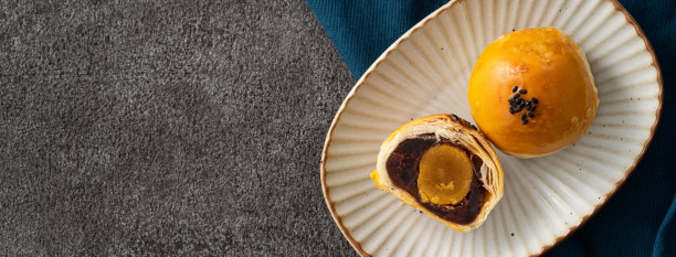 月饼蛋黄糕点中秋节假期。图片下载