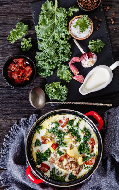 祖帕托斯卡纳，托斯卡纳红锅汤，俯视图图片下载